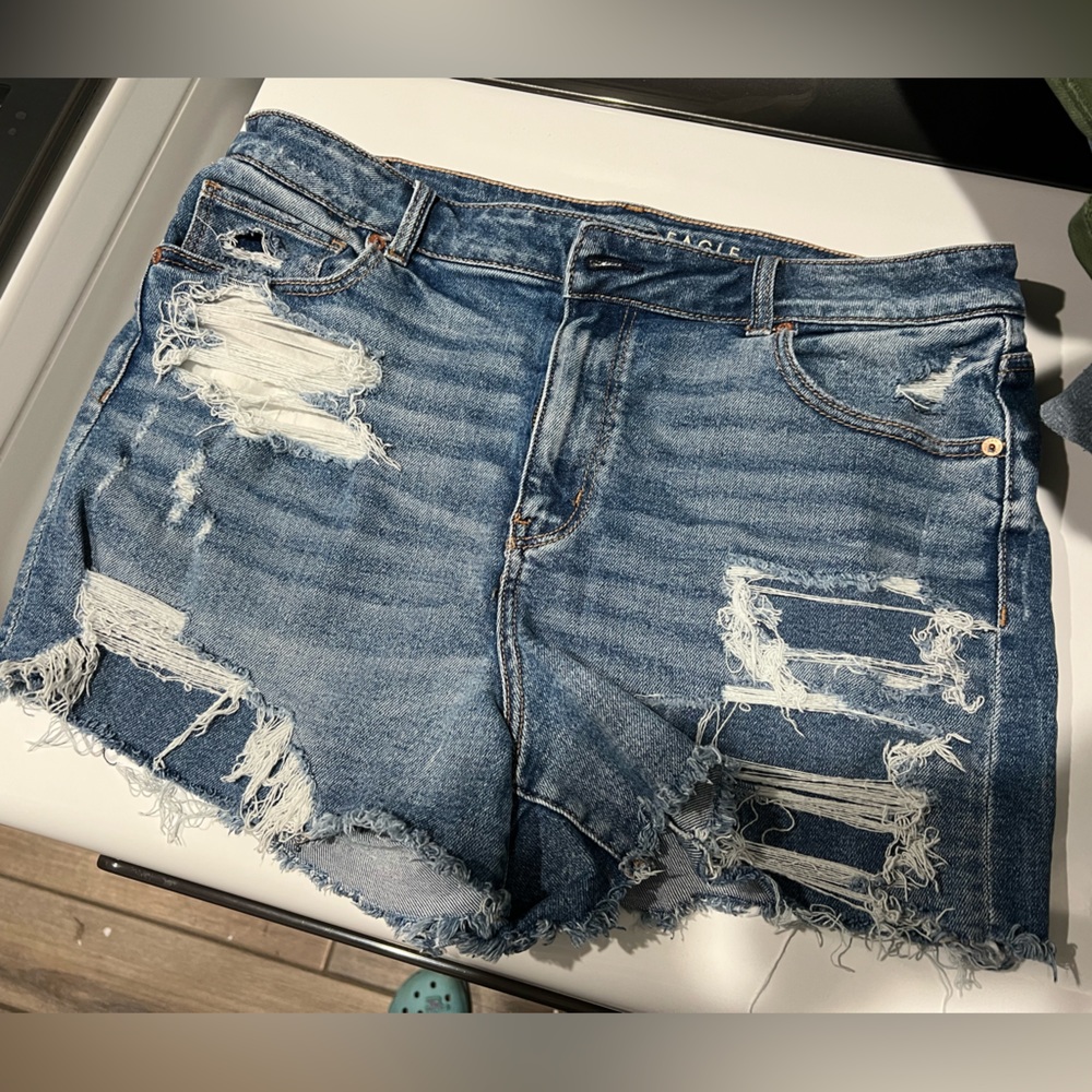 American Eagle mom shorts